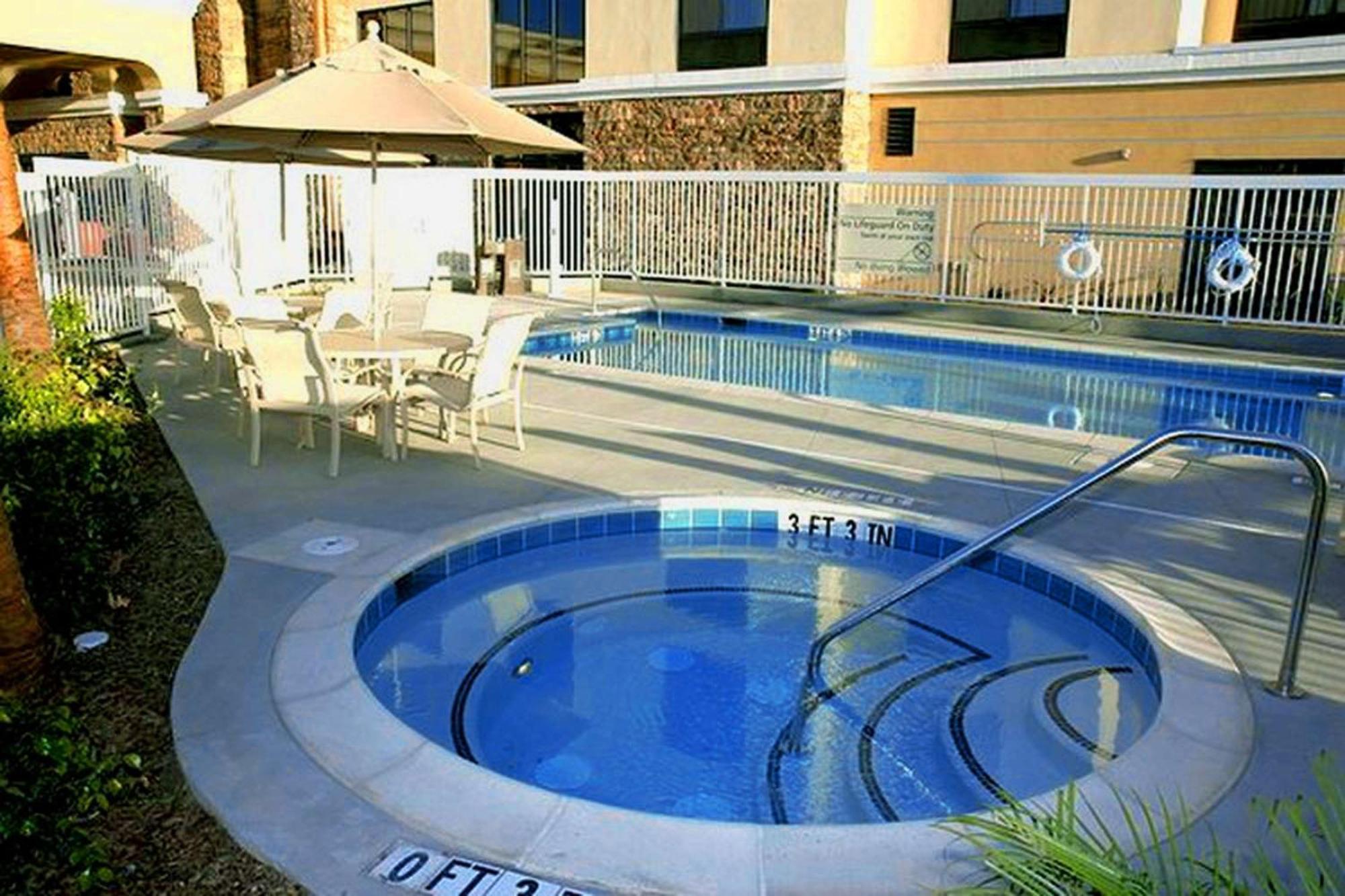 Hampton Inn & Suites Seal Beach Exterior foto